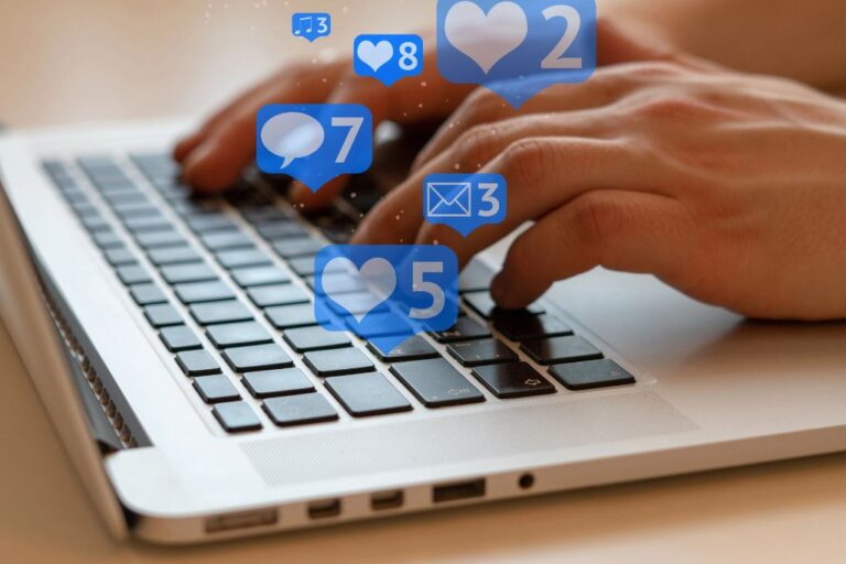 How Kristin Makes $7,700 Per Month From Facebook Pages